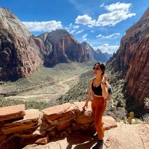 Meet your Posher, Ashley mae